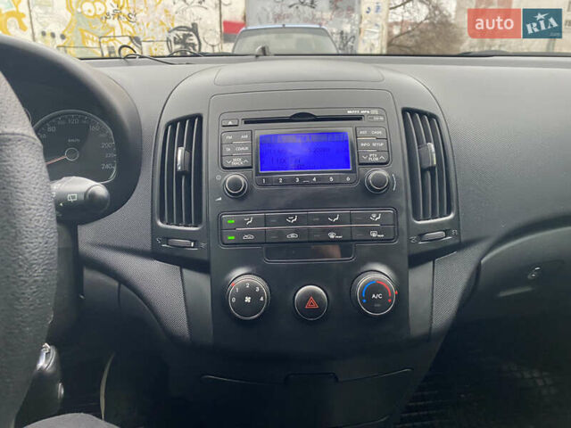 Сірий Хендай i30, об'ємом двигуна 1.6 л та пробігом 87 тис. км за 8200 $, фото 38 на Automoto.ua