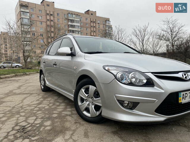 Сірий Хендай i30, об'ємом двигуна 1.6 л та пробігом 87 тис. км за 8200 $, фото 13 на Automoto.ua