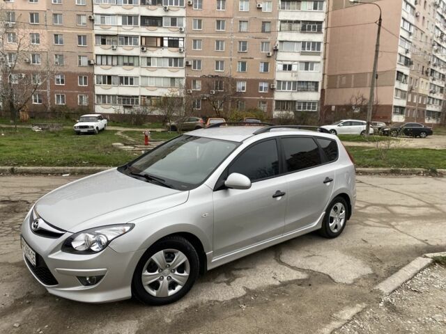 Серый Хендай i30, объемом двигателя 1.6 л и пробегом 87 тыс. км за 8200 $, фото 6 на Automoto.ua