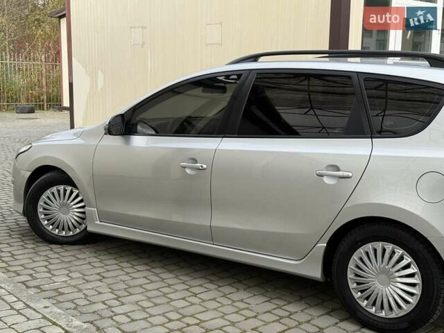 Хендай i30 2012 в Дрогобыче на Automoto.ua Серый Хендай i30, объемом двигателя 1.4 л и пробегом 230 тыс. км за 5650 $, фото 31 на Automoto.ua