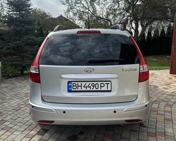 Серый Хендай i30, объемом двигателя 1.59 л и пробегом 304 тыс. км за 6200 $, фото 3 на Automoto.ua
