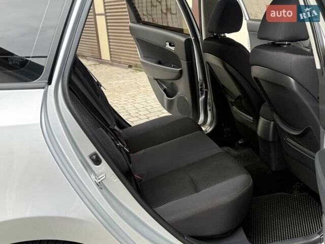 Хендай i30 2012 в Дрогобыче на Automoto.ua Серый Хендай i30, объемом двигателя 1.4 л и пробегом 230 тыс. км за 5650 $, фото 57 на Automoto.ua