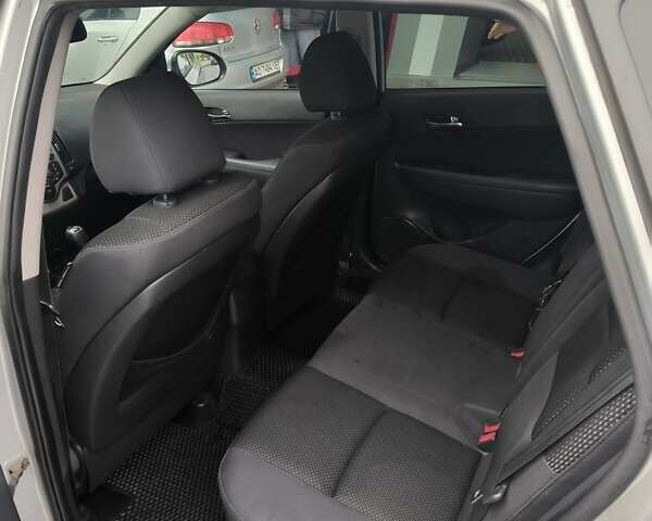 Сірий Хендай i30, об'ємом двигуна 1.58 л та пробігом 200 тис. км за 7150 $, фото 8 на Automoto.ua