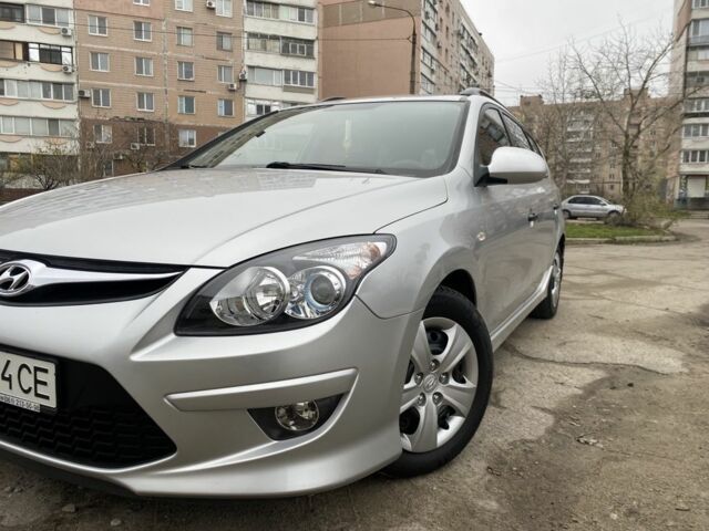 Серый Хендай i30, объемом двигателя 1.6 л и пробегом 87 тыс. км за 8200 $, фото 3 на Automoto.ua