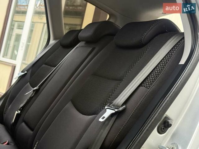 Хендай i30 2012 в Дрогобыче на Automoto.ua Серый Хендай i30, объемом двигателя 1.4 л и пробегом 230 тыс. км за 5650 $, фото 54 на Automoto.ua