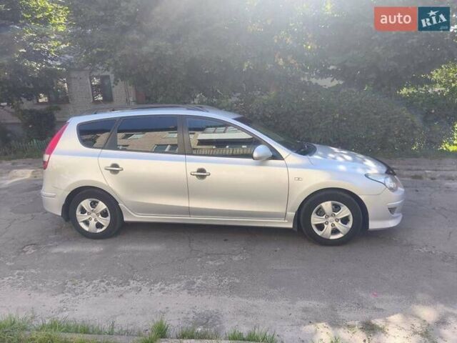 Сірий Хендай i30, об'ємом двигуна 0 л та пробігом 172 тис. км за 6400 $, фото 10 на Automoto.ua
