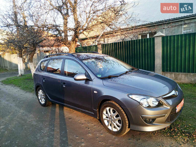 Сірий Хендай i30, об'ємом двигуна 1.4 л та пробігом 167 тис. км за 7400 $, фото 6 на Automoto.ua