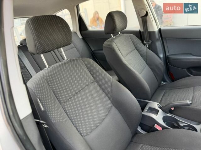 Сірий Хендай i30, об'ємом двигуна 1.4 л та пробігом 220 тис. км за 6399 $, фото 39 на Automoto.ua