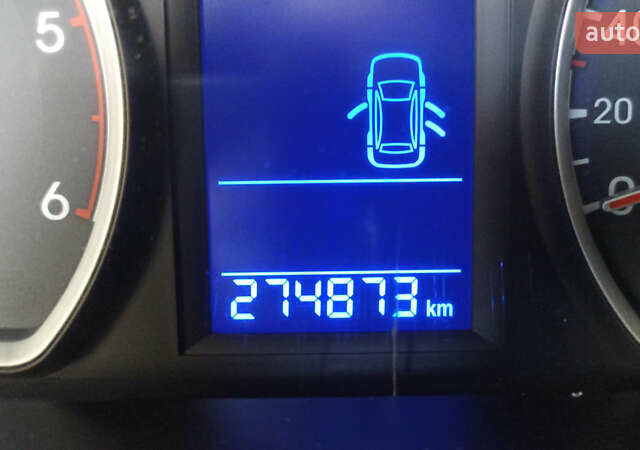 Серый Хендай i30, объемом двигателя 1.6 л и пробегом 275 тыс. км за 7000 $, фото 4 на Automoto.ua