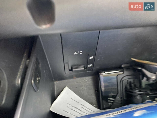 Сірий Хендай i30, об'ємом двигуна 1.6 л та пробігом 87 тис. км за 8200 $, фото 35 на Automoto.ua