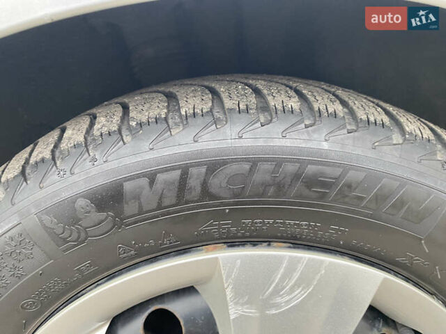 Сірий Хендай i30, об'ємом двигуна 1.6 л та пробігом 87 тис. км за 8200 $, фото 9 на Automoto.ua