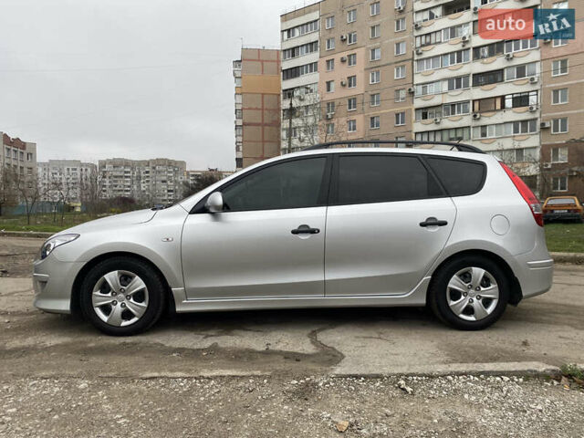 Сірий Хендай i30, об'ємом двигуна 1.6 л та пробігом 87 тис. км за 8200 $, фото 24 на Automoto.ua