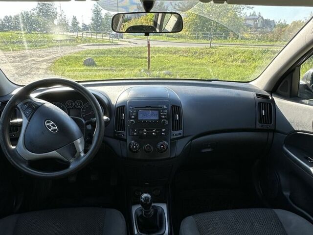 Сірий Хендай i30, об'ємом двигуна 0 л та пробігом 222 тис. км за 2806 $, фото 6 на Automoto.ua