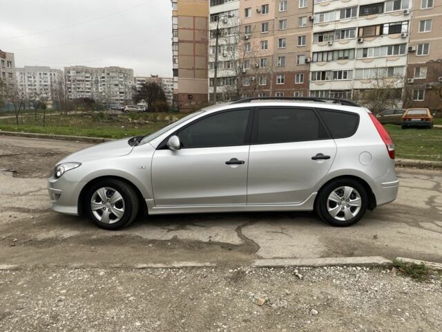 Серый Хендай i30, объемом двигателя 1.6 л и пробегом 87 тыс. км за 8200 $, фото 5 на Automoto.ua