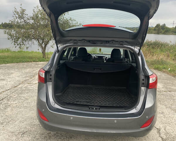 Серый Хендай i30, объемом двигателя 1.6 л и пробегом 107 тыс. км за 8900 $, фото 7 на Automoto.ua