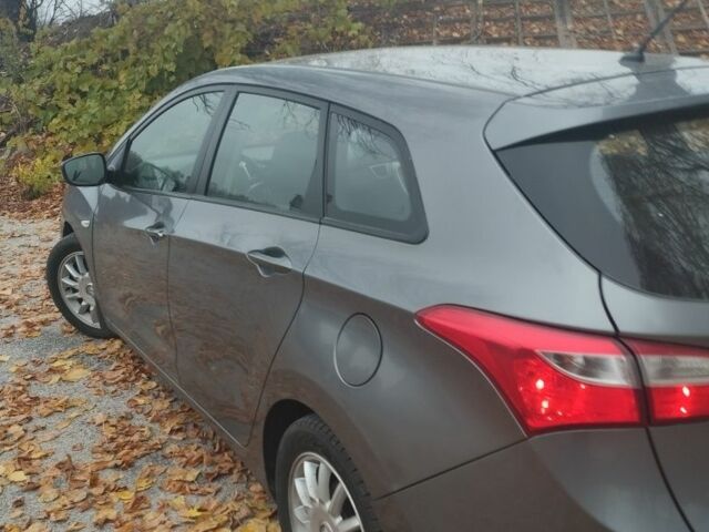 Серый Хендай i30, объемом двигателя 1.4 л и пробегом 350 тыс. км за 5700 $, фото 2 на Automoto.ua
