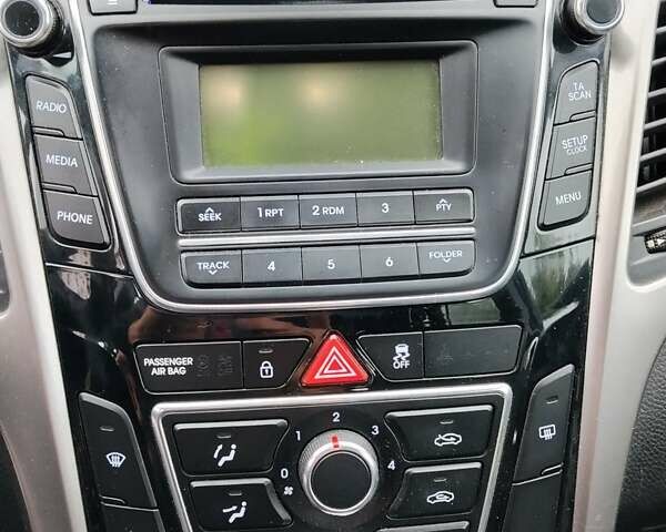 Хендай i30 2013 в Киеве на Automoto.ua Серый Хендай i30, объемом двигателя 1.58 л и пробегом 231 тыс. км за 11500 $, фото 19 на Automoto.ua