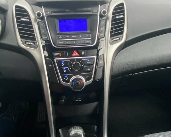 Серый Хендай i30, объемом двигателя 1.6 л и пробегом 107 тыс. км за 8900 $, фото 18 на Automoto.ua