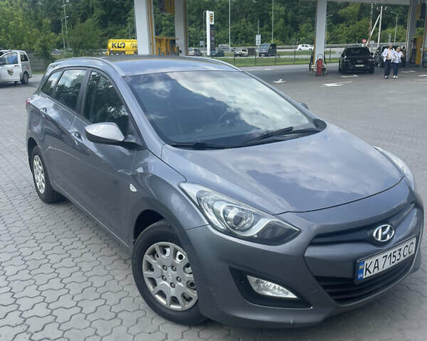 Серый Хендай i30, объемом двигателя 1.58 л и пробегом 217 тыс. км за 9500 $, фото 2 на Automoto.ua