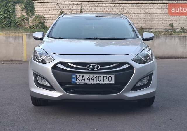 Серый Хендай i30, объемом двигателя 1.6 л и пробегом 147 тыс. км за 11500 $, фото 4 на Automoto.ua