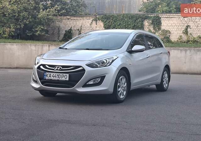 Серый Хендай i30, объемом двигателя 1.6 л и пробегом 147 тыс. км за 11500 $, фото 6 на Automoto.ua