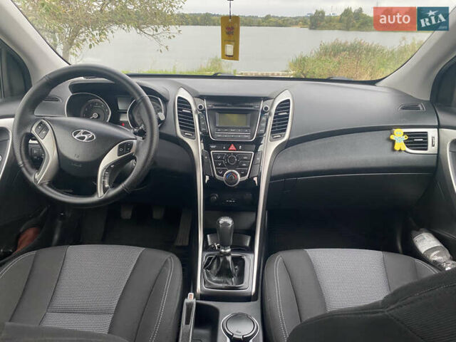Серый Хендай i30, объемом двигателя 1.6 л и пробегом 107 тыс. км за 8900 $, фото 10 на Automoto.ua