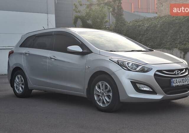 Серый Хендай i30, объемом двигателя 1.6 л и пробегом 147 тыс. км за 11500 $, фото 29 на Automoto.ua