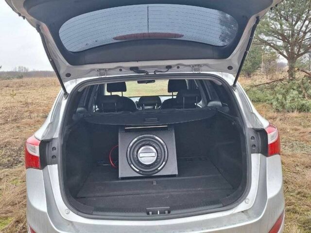 Серый Хендай i30, объемом двигателя 1.4 л и пробегом 262 тыс. км за 7575 $, фото 4 на Automoto.ua