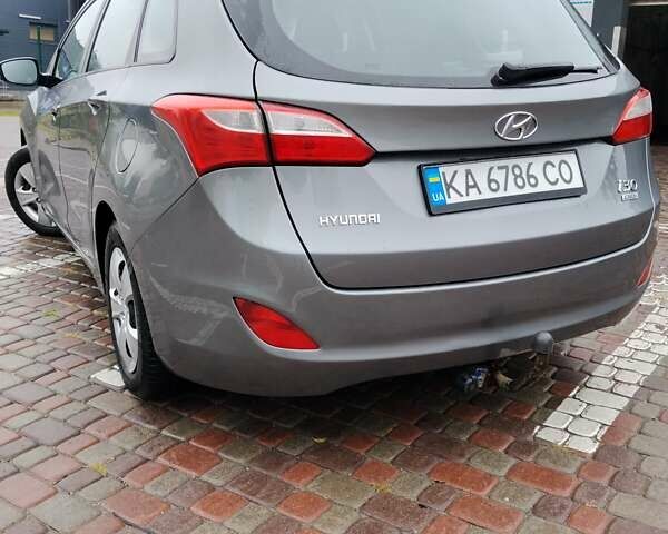 Хендай i30 2013 в Киеве на Automoto.ua Серый Хендай i30, объемом двигателя 1.58 л и пробегом 231 тыс. км за 11500 $, фото 5 на Automoto.ua