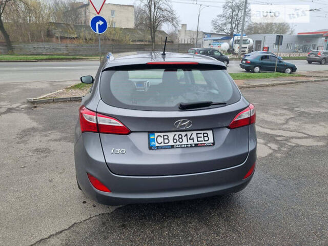 Сірий Хендай i30, об'ємом двигуна 1.58 л та пробігом 165 тис. км за 8800 $, фото 5 на Automoto.ua