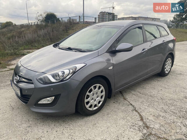 Серый Хендай i30, объемом двигателя 1.6 л и пробегом 107 тыс. км за 8900 $, фото 6 на Automoto.ua