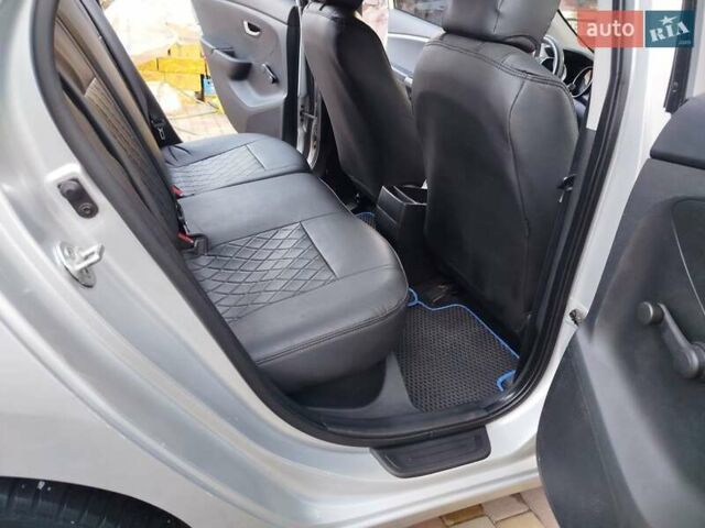 Серый Хендай i30, объемом двигателя 1.4 л и пробегом 203 тыс. км за 7777 $, фото 20 на Automoto.ua