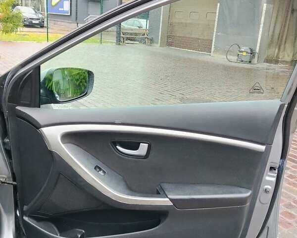 Хендай i30 2013 в Киеве на Automoto.ua Серый Хендай i30, объемом двигателя 1.58 л и пробегом 231 тыс. км за 11500 $, фото 11 на Automoto.ua