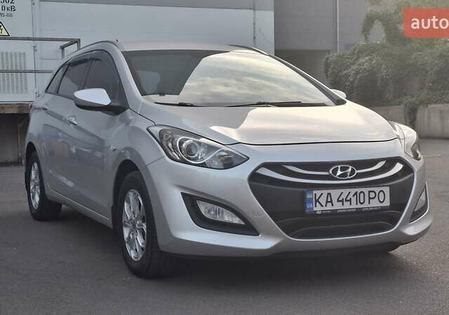 Серый Хендай i30, объемом двигателя 1.6 л и пробегом 147 тыс. км за 11500 $, фото 30 на Automoto.ua