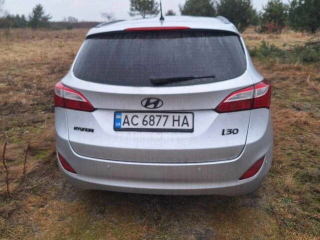 Серый Хендай i30, объемом двигателя 1.4 л и пробегом 262 тыс. км за 7575 $, фото 2 на Automoto.ua