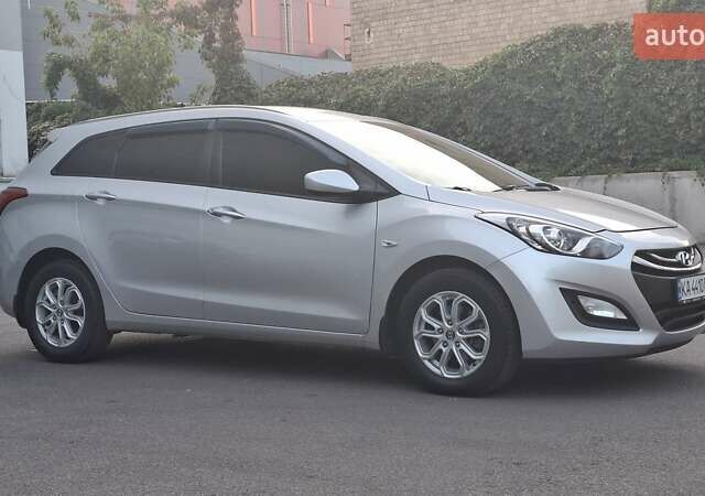 Серый Хендай i30, объемом двигателя 1.6 л и пробегом 147 тыс. км за 11500 $, фото 28 на Automoto.ua