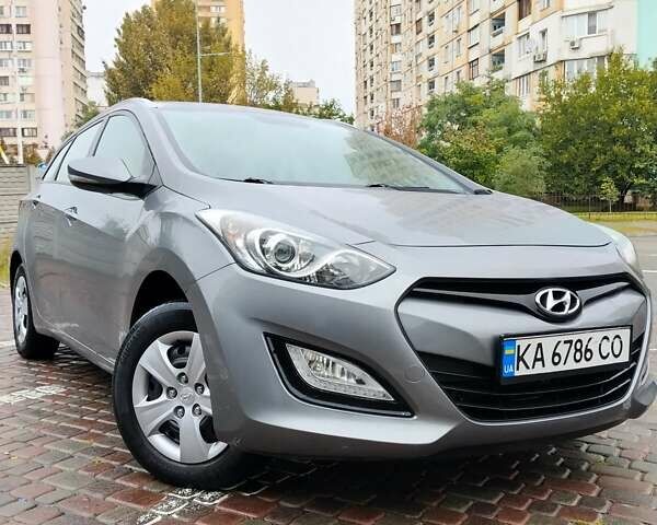 Хендай i30 2013 в Киеве на Automoto.ua Серый Хендай i30, объемом двигателя 1.58 л и пробегом 231 тыс. км за 11500 $, фото 9 на Automoto.ua