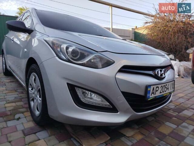 Серый Хендай i30, объемом двигателя 1.4 л и пробегом 203 тыс. км за 7777 $, фото 5 на Automoto.ua