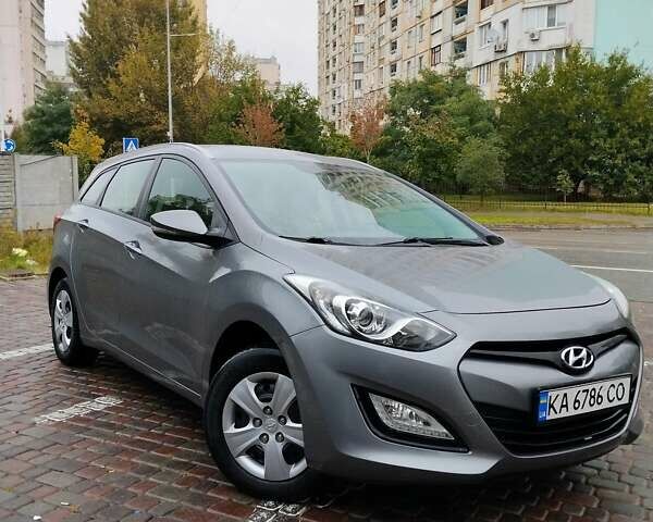 Хендай i30 2013 в Киеве на Automoto.ua Серый Хендай i30, объемом двигателя 1.58 л и пробегом 231 тыс. км за 11500 $, фото 1 на Automoto.ua