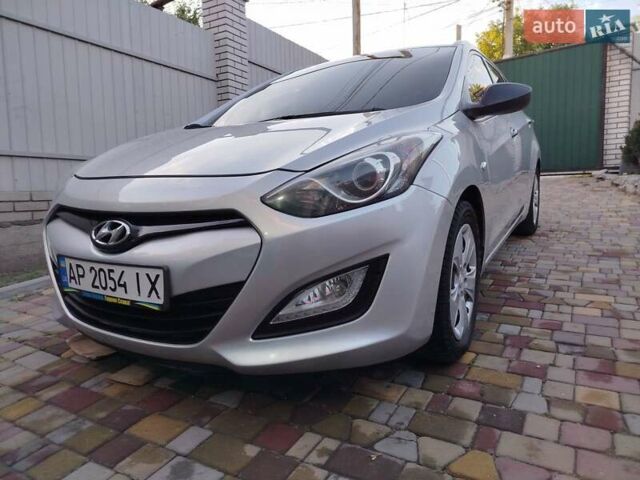 Серый Хендай i30, объемом двигателя 1.4 л и пробегом 203 тыс. км за 7777 $, фото 3 на Automoto.ua
