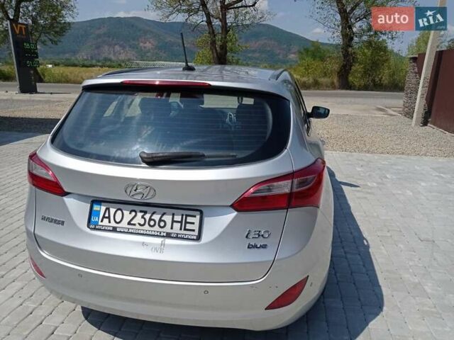 Сірий Хендай i30, об'ємом двигуна 1.6 л та пробігом 280 тис. км за 8250 $, фото 3 на Automoto.ua