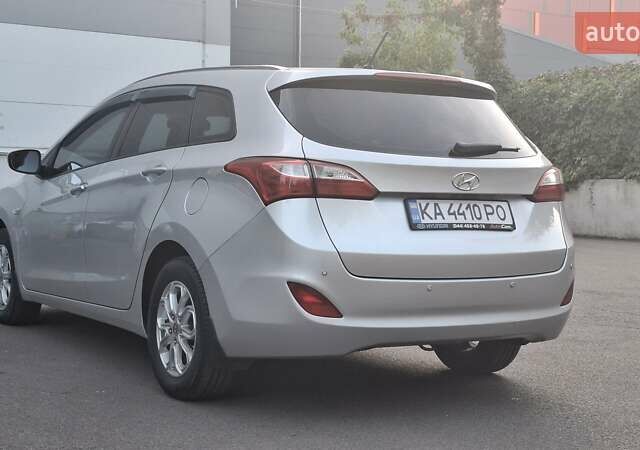 Серый Хендай i30, объемом двигателя 1.6 л и пробегом 147 тыс. км за 11500 $, фото 18 на Automoto.ua