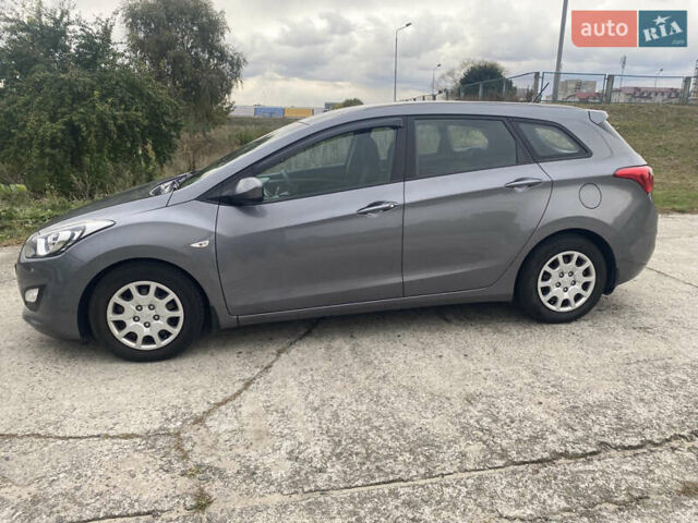 Серый Хендай i30, объемом двигателя 1.6 л и пробегом 107 тыс. км за 8900 $, фото 5 на Automoto.ua
