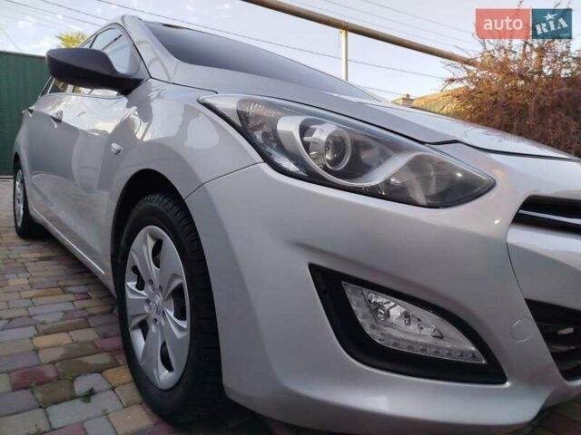 Серый Хендай i30, объемом двигателя 1.4 л и пробегом 203 тыс. км за 7777 $, фото 14 на Automoto.ua