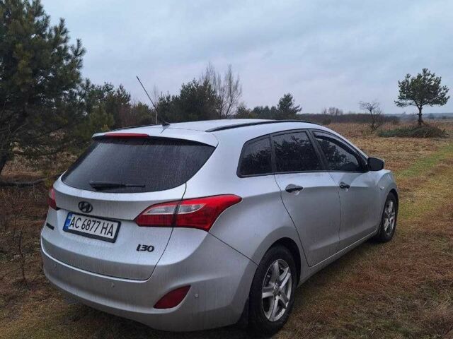 Серый Хендай i30, объемом двигателя 1.4 л и пробегом 262 тыс. км за 7575 $, фото 3 на Automoto.ua