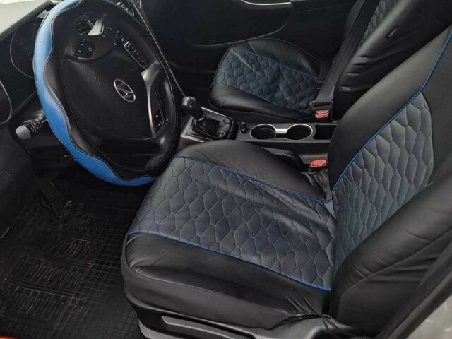 Серый Хендай i30, объемом двигателя 1.4 л и пробегом 262 тыс. км за 7575 $, фото 8 на Automoto.ua