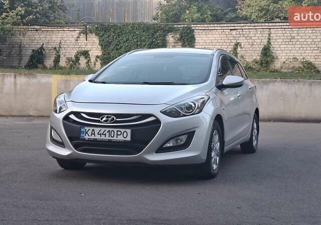 Серый Хендай i30, объемом двигателя 1.6 л и пробегом 147 тыс. км за 11500 $, фото 5 на Automoto.ua