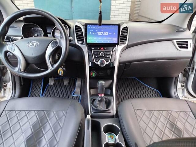 Серый Хендай i30, объемом двигателя 1.4 л и пробегом 203 тыс. км за 7777 $, фото 22 на Automoto.ua