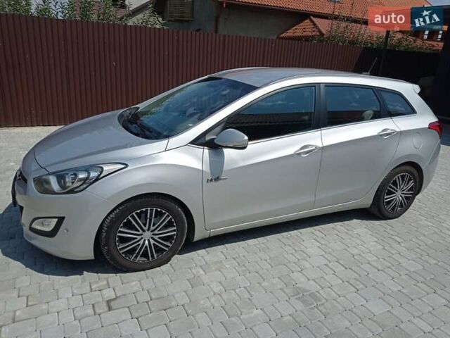 Сірий Хендай i30, об'ємом двигуна 1.6 л та пробігом 280 тис. км за 8250 $, фото 1 на Automoto.ua