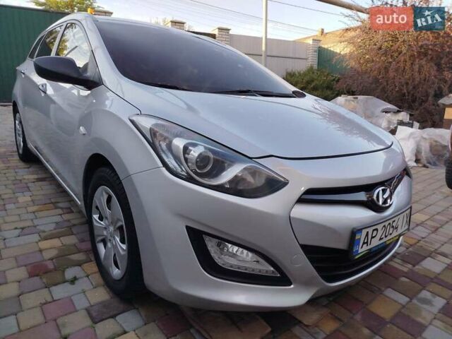 Серый Хендай i30, объемом двигателя 1.4 л и пробегом 203 тыс. км за 7777 $, фото 7 на Automoto.ua